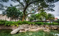 Holiday Inn & Suites Manila Galleria Отели рядом с достопримечательностью «Парк Пасиг Рейнфорест»