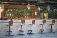 Tuntas Family Suites Kusadasi - bar