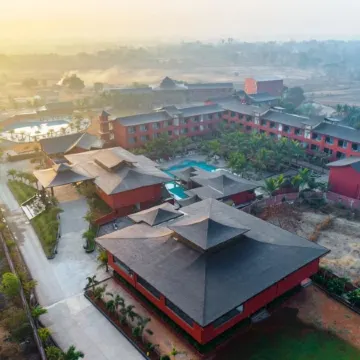 Saya Grand Club & Spa Resort by Treat