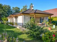 Twin Back Hotels in Fonyodi
