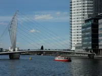Quay Apartments Hotels in Salford