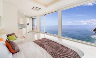 Samcheok Beach Hill Pool Villa (Sunrise Spot, Panoramic Ocean View)