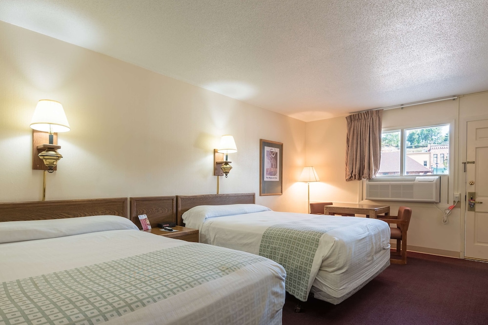 Americas Best Value Inn by The River Hot Springs