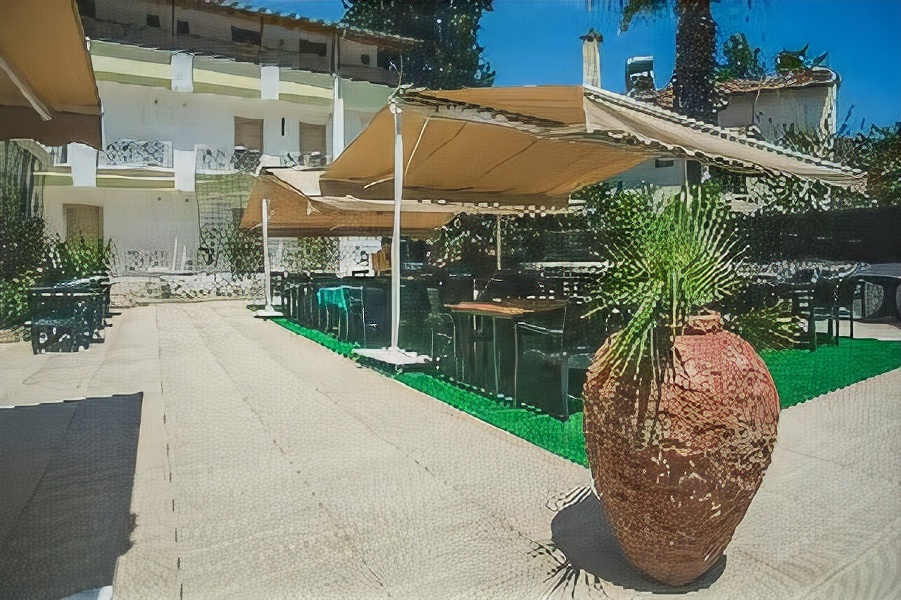 Dinara Hotel