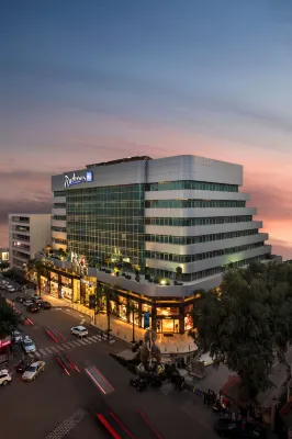 Radisson Blu Hotel, Beirut Verdun Các khách sạn ở 