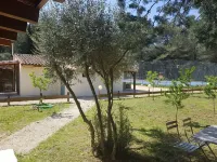 Le Domaine d'Alèzen Hotels in Miramas