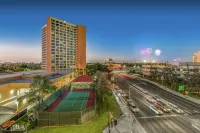 Hotel Fera Anaheim, a DoubleTree by Hilton Các khách sạn gần Hilbert Museum of California Art