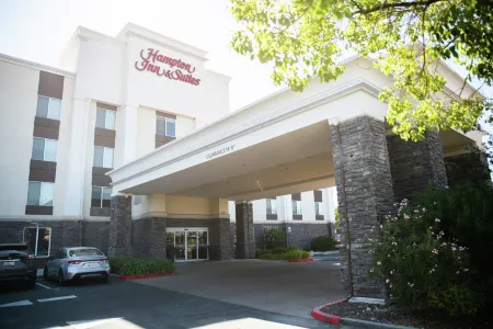 Hampton Inn & Suites Fresno Отели в г. Фресно
