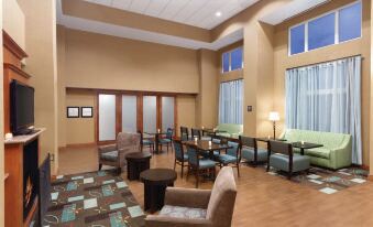 Hampton Inn & Suites Greenfield