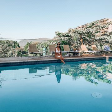 Resort swimming pool accommodation in Cairns, Queensland