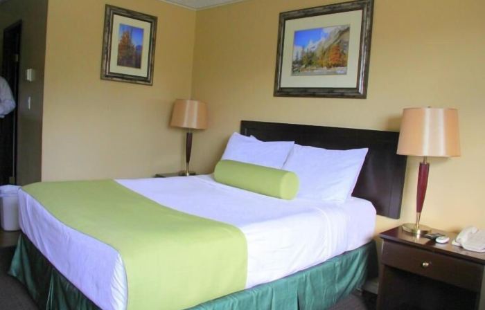 Acorn Motel