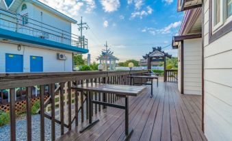 Taean (Anmyeondo) Kkothyanggi & Harmony Pension