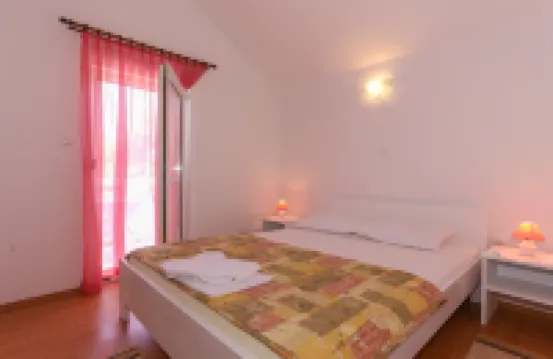 Apartment 5, First Floor 羅戈茲尼察酒店