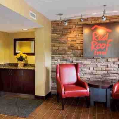 Red Roof Inn Edison Dining/Meeting Rooms