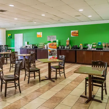 Quality Inn Richmond Hill - Savannah I-95