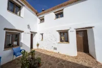 Romantic House for 2 or 4 People with Jacuzzi - Mountain view