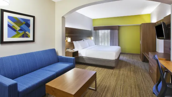 Holiday Inn Express & Suites Cincinnati Northeast-Milford