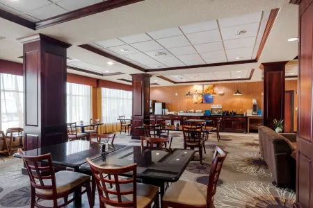 LAKE TEXOMA INN AND SUITES by IHG