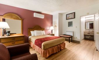 Econo Lodge Inn & Suites Lake Harmony - Pocono Mountains Area