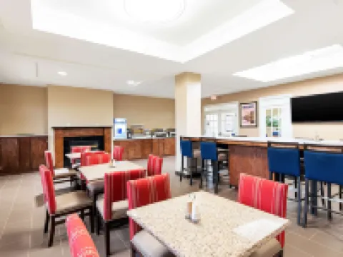 Comfort Inn & Suites Pine Bluff Hotels in Pine Bluff