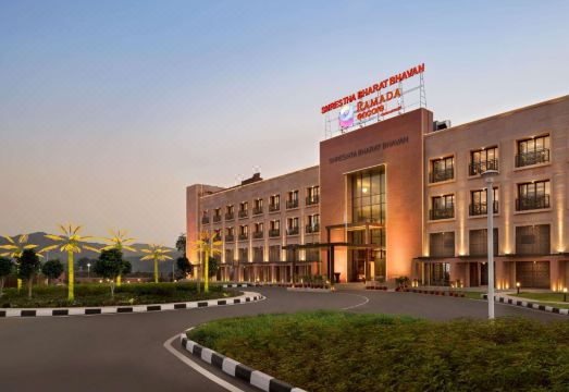 Ramada Encore by Wyndham Statue of Unity - Housity