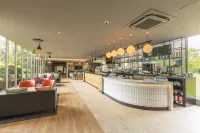 Holiday Inn BASILDON by IHG - Bars
