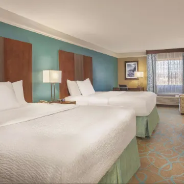 La Quinta Inn & Suites by Wyndham Elizabethtown