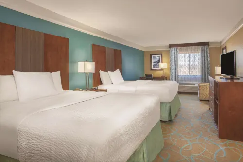 La Quinta Inn & Suites by Wyndham Elizabethtown Hotels in Hardin County