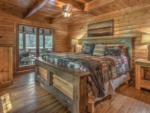 Whisper Creek Lodge by Escape to Blue Ridge