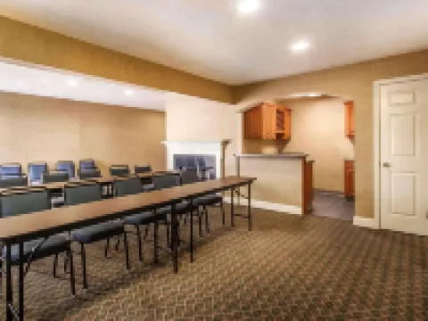 Quality Inn & Suites Hotels in Covington