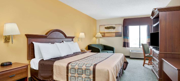 Days Inn by Wyndham Burlington East Hotels in Alamance County