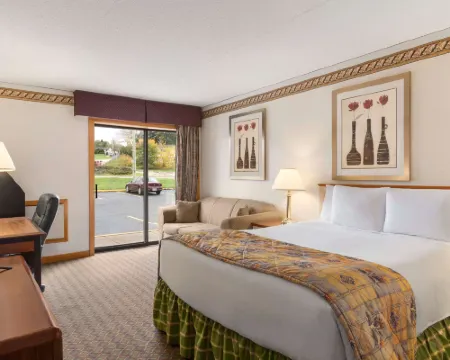 Travelodge by Wyndham Owen Sound Hotels in Grey County
