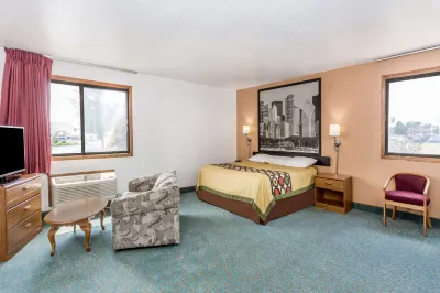 Super 8 by Wyndham Bourbonnais/Kankakee Area Hotels near LensCrafters