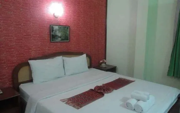 ห้องดีลักซ์ เตียงใหญ่ 1 เตียง