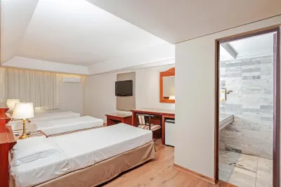 Rede Andrade Braz Hotel dekat Museu Oscar Niemeyer