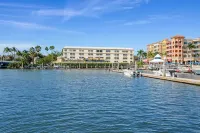 Bayfront Inn 5th Avenue Hotel di Naples