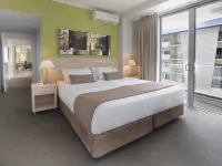 Oaks Townsville Gateway Suites Hotel dekat Melaleuca viewing area