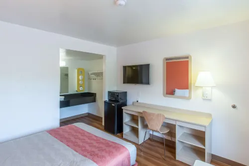 Motel 6 Redding, CA - North Hotels in Shasta Lake