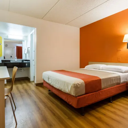 Motel 6 Tempe, AZ – Phoenix Airport – Priest Dr