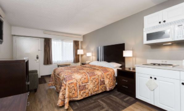 Days Inn by Wyndham Harrisburg North