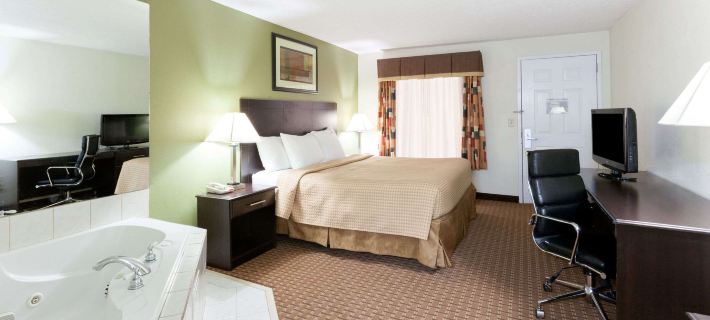 Super 8 by Wyndham Decatur/Dntn/Atlanta Area Hotels in DeKalb County
