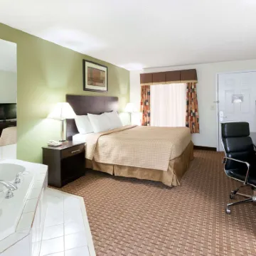 Super 8 by Wyndham Decatur/Dntn/Atlanta Area Hotels near Decatur Station
