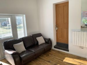 Modern 1-Bed Apartment in Caldicot, Self Check IN