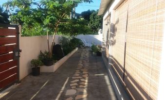 Sunny Private First Floor 1-Br Beach Apartment with Spacious Balcony, Pool, Wifi