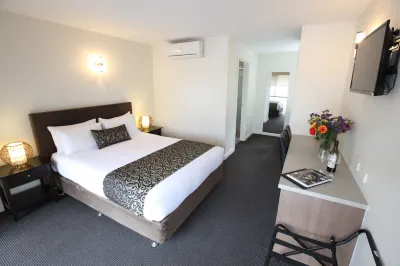 Bay Motel Safety Beach Hotels in Red Hill