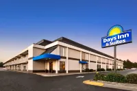 Days Inn & Suites by Wyndham Fort Bragg/Cross Creek Mall Hotels in Fayetteville