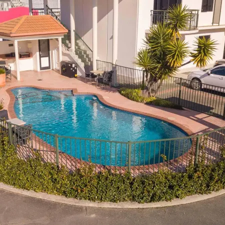 Palms Motel