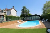 Auberge la Tomette, the Originals Relais - Pools