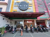 Miko Rooms & Capsules Hotel Hotel dekat SPO ORIFLAME WENI
