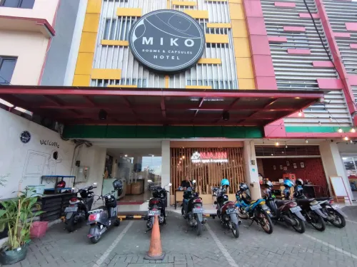 Miko Rooms & Capsules Hotel Hotels in Waru